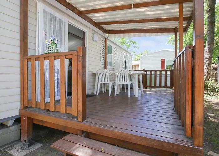 Mobile In Saint-jean Near & Pool