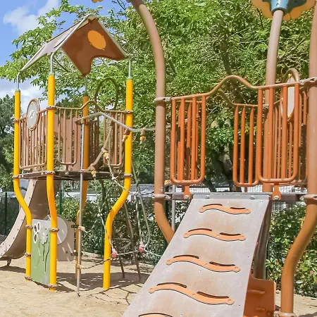 Chalet Appealing Mobile In Jean De Monts Saint-Jean-de-Monts